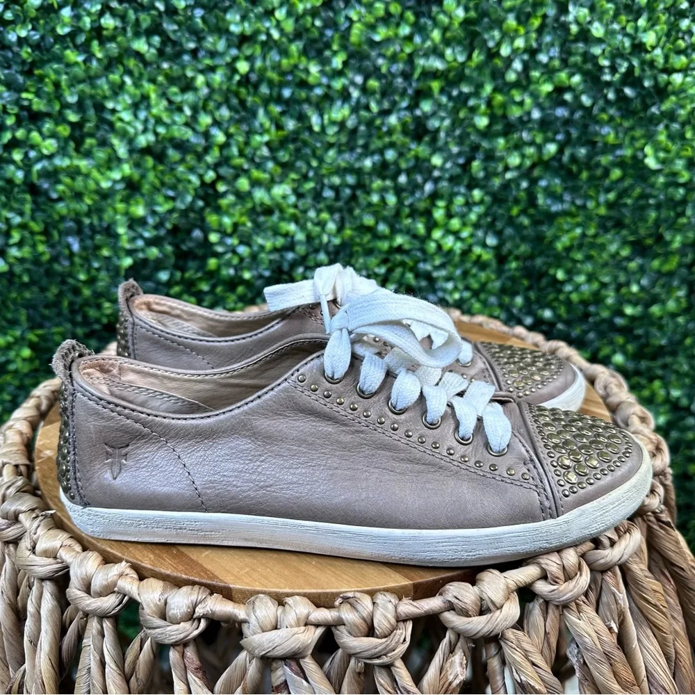 FRYE Kira Distressed Studded Taupe Leather boho Low Top Lace Up Sneakers‎